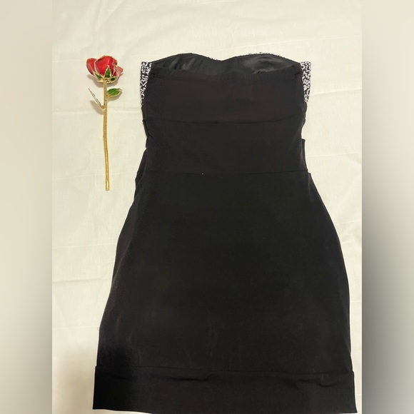 Vestido Strapless negro con blanco - Picture 3 of 4